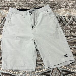 Billabong Submersibles Shorts. Size 28